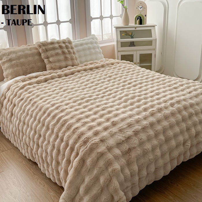 BERLIN RABBIT FAUX FUR BLANKET