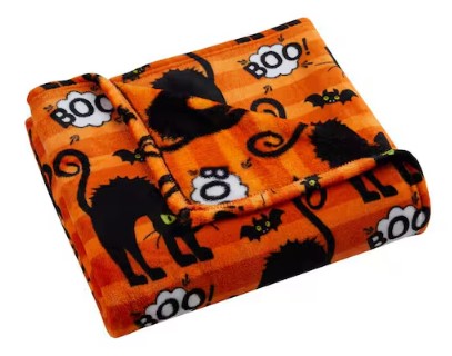 HALLOWEEN TRHOW BLANKET